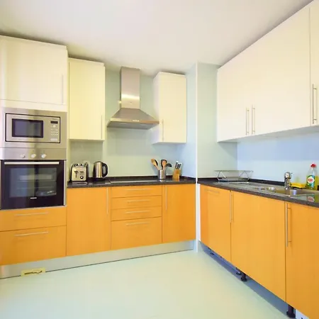 Apartment Stunning Marina Village -